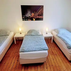 Apartment Weidenpesch, Cologne